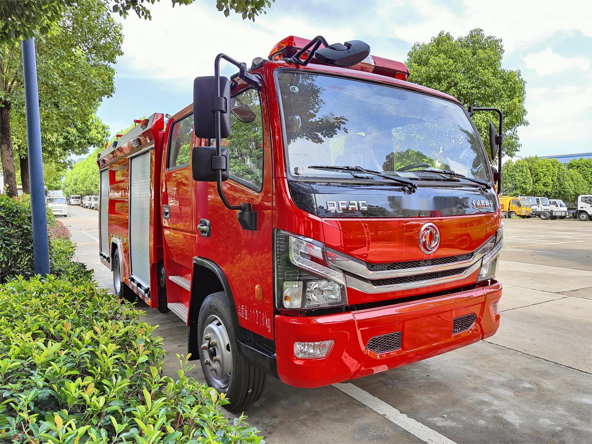 東風5噸水罐消防車