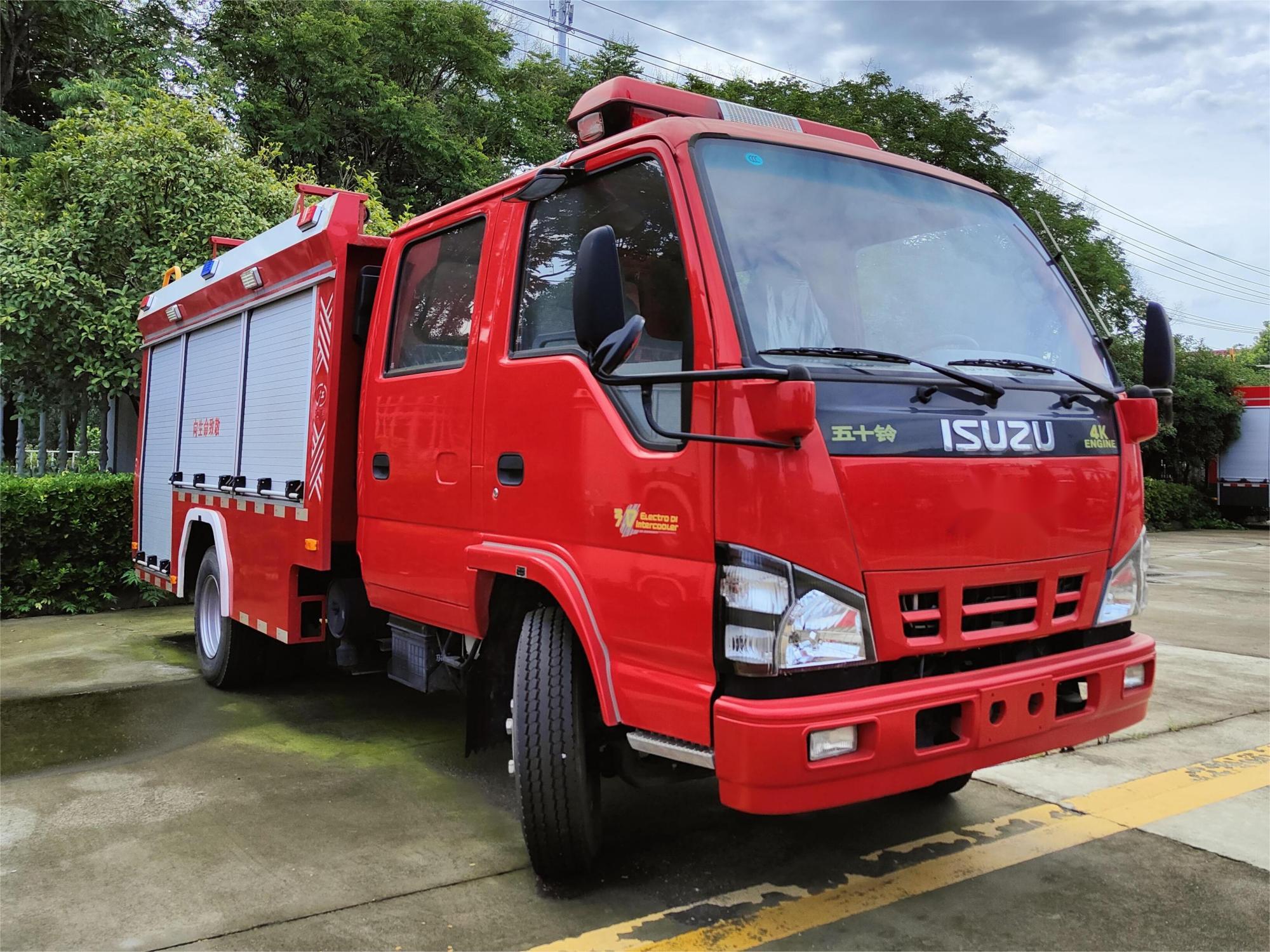 五十鈴2噸水罐消防車