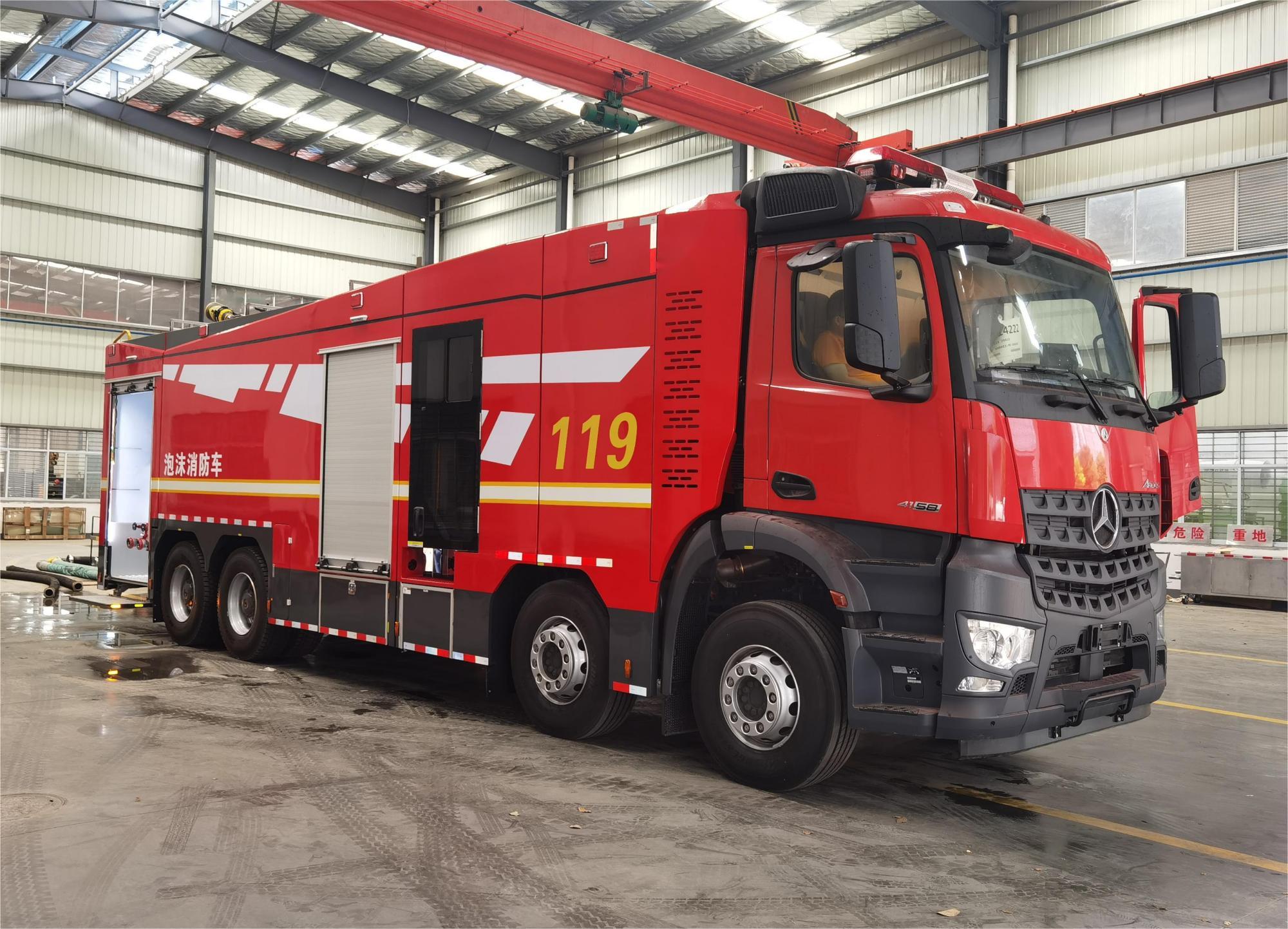 奔馳18噸泡沫消防車